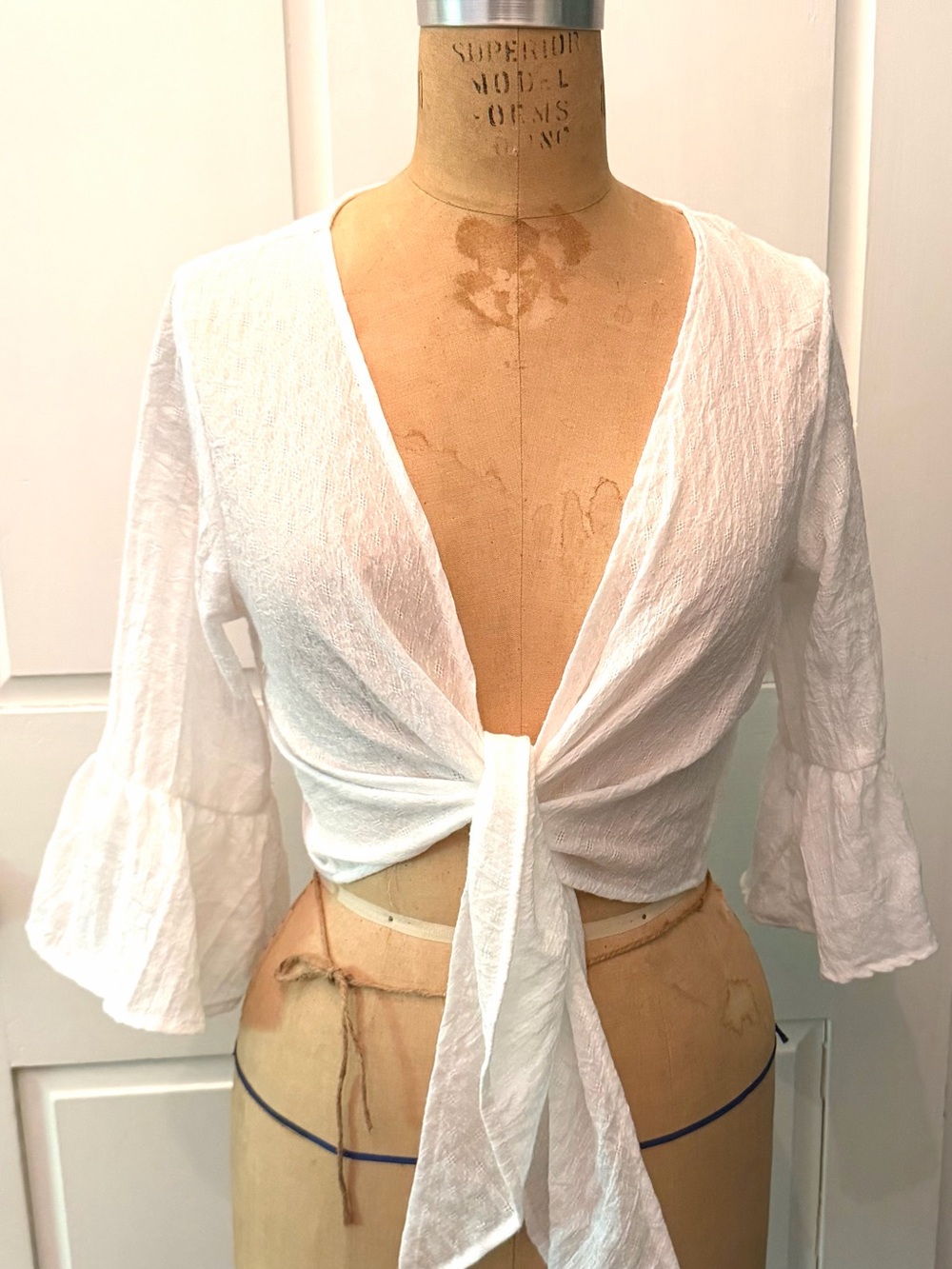 Women’s White Tie-Front V-Neck Crop Top M Summer Style